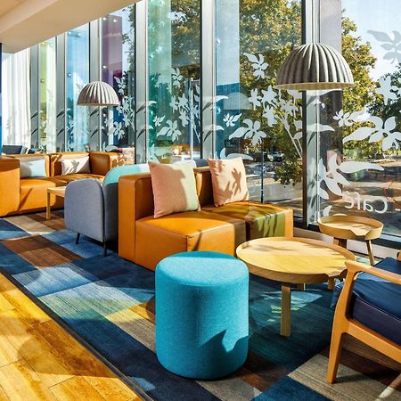 Ibis Budget London Heathrow Central Hounslow Bagian luar foto