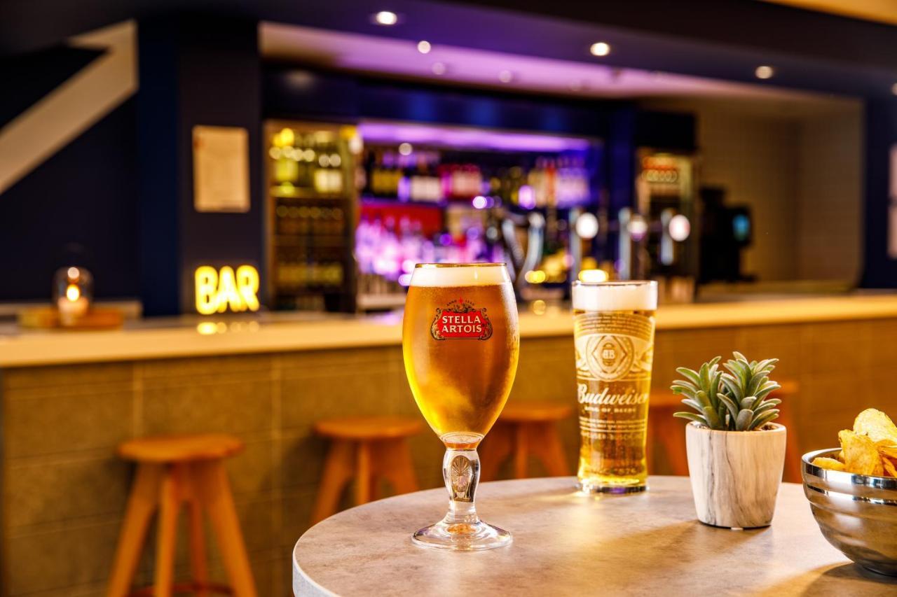 Ibis Budget London Heathrow Central Hounslow Bagian luar foto